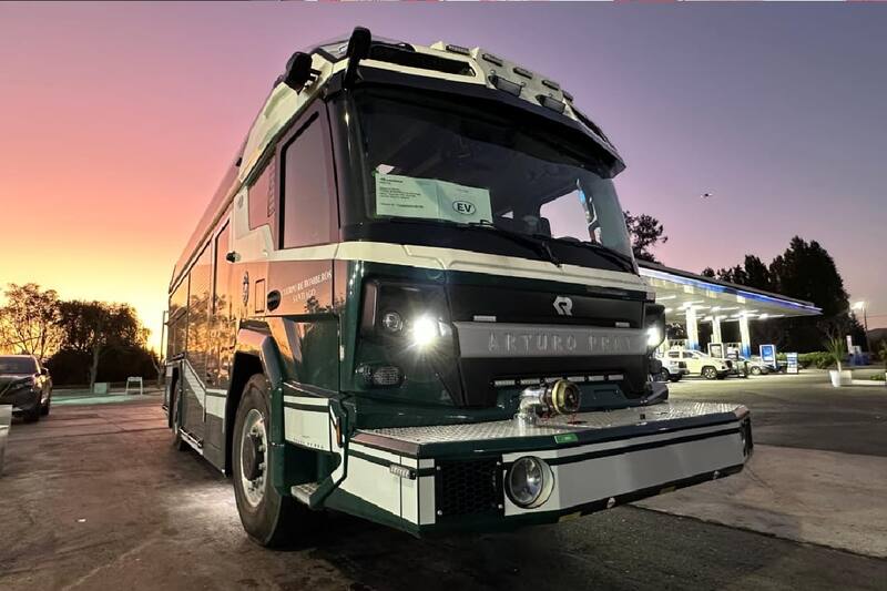 El primer carro bomba eléctrico de la región hizo su arribo oficial a nuestro país.
