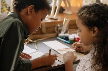 Correos de Chile: ¿Cómo apadrinar una carta de Navidad?