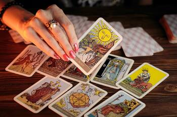 Tarot gratis para el 3 de abril: Estas son las predicciones de salud, amor y dinero