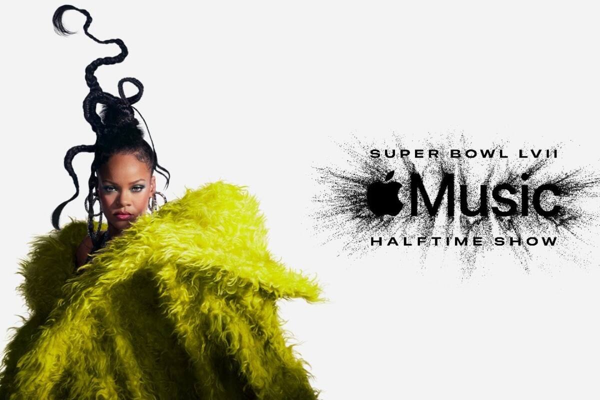 Rihanna deslumbro en el Super Bowl con su look completamente rojo