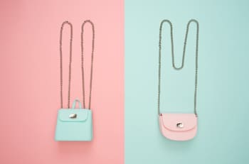 Si quieres alejar la pobreza, nunca uses un bolso o cartera de este color