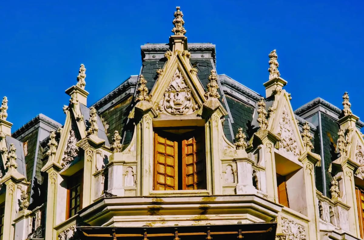 La joya arquitectónica que esconde el mejor café tostado de Santiago: Ubicación y precios de este histórico lugar