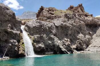 Un paraíso inserto en la RM: El caudal de color esmeralda que puedes visitar en primavera