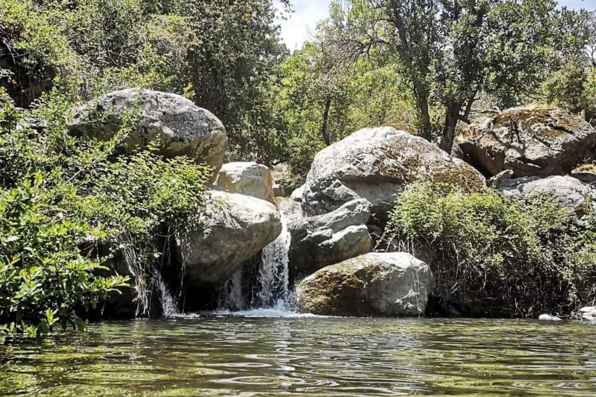 Ubicada en la Región Metropolitana, este lugar es uno de esos destinos que sorprenden por su entorno.
Foto: @Facebook Mauricio Silva Zenteno