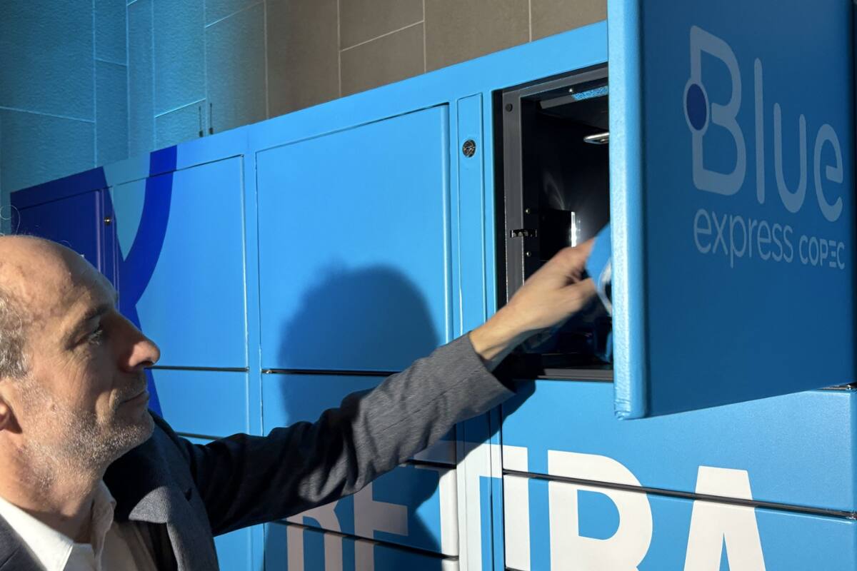 Estos permitirán retirar compras en línea de forma fácil y segura en 22 estaciones de la red de transporte. Créditos: Metro de Santiago.