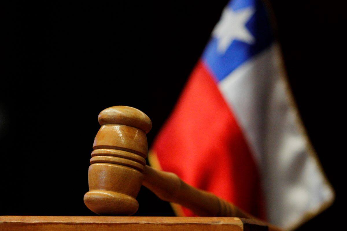 El abogado defensor de Carrasco apuntó a que su representada está embarazada de 7 meses de gestación, por ello pidió que cumpliera la cautelar de arresto domiciliario total, lo que fue descartado por el tribunal.
