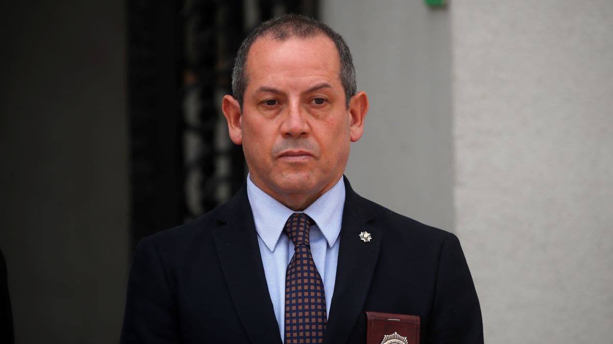 Caso Audios: Director general de la PDI renuncia tras ser acusado de divulgar información reservada