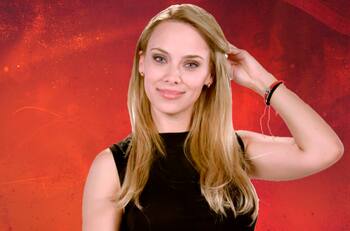 “Me ayudó a sacar mi lado B”: Cass Zamorano revela cómo la televisión la ayudó a entender su neurodivergencia