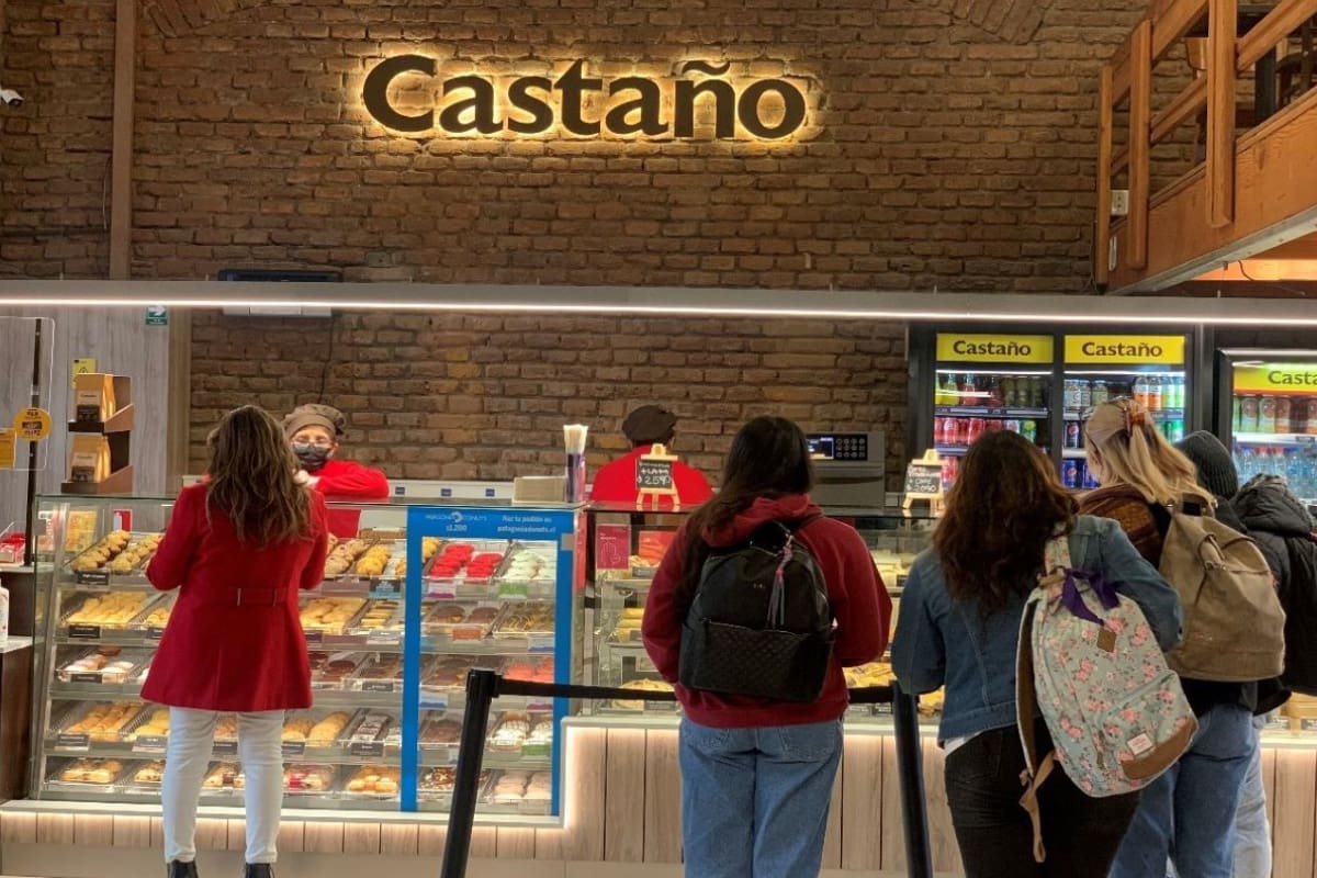 Desde analistas de e-commerce hasta vendedores van las ofertas laborales de Panaderías Castaño.