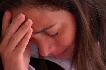 Tuvo que ser consolada por sus compañeros: ¿Por qué Catalina Olcay lloró de emoción en Mundos Opuestos?