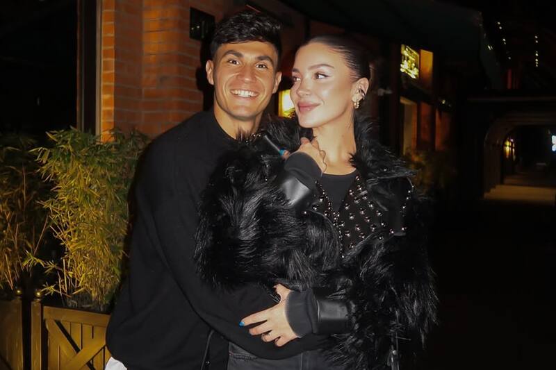 comparten una hermosa historia de amor.