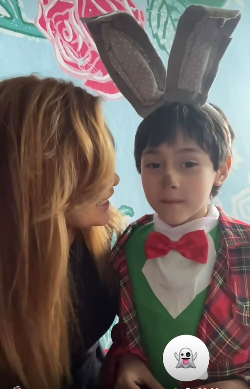 Cathy Barriga celebró Halloween con su hijo menor.