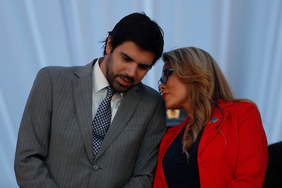 Viñuela no les dio regalo en su matrimonio