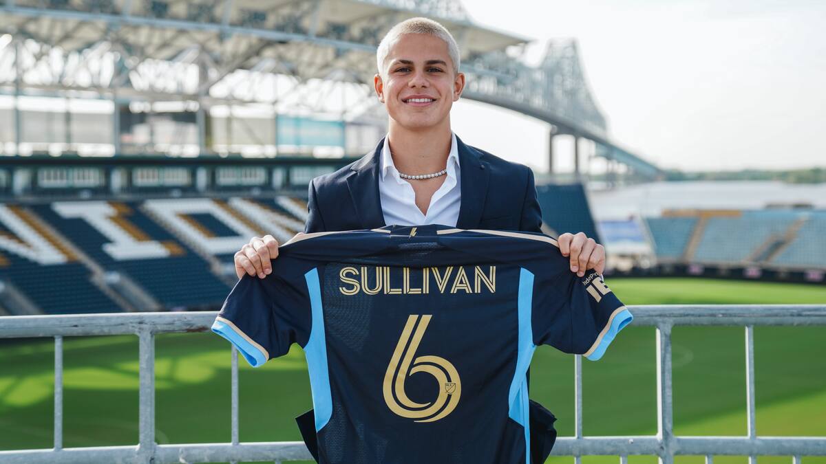 posando con la camiseta de su club. (Foto: Philadelphia Union).