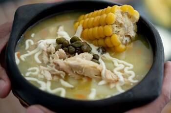 Receta de cazuela del pollo para el frío: son solo ocho pasos