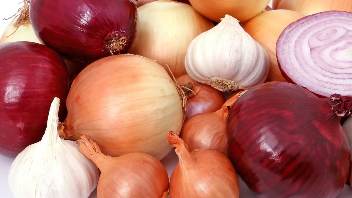 ¡Deja de llorar! el curioso secreto de la cebolla y la vela para cocinar sin lágrimas
