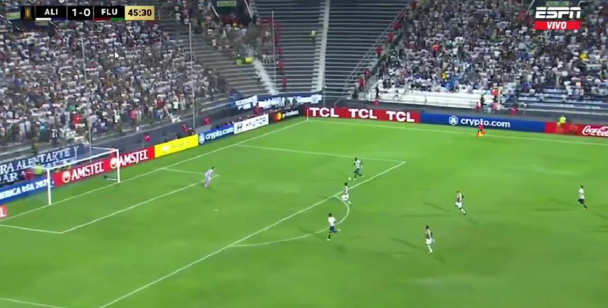 Falló un tiro increíble en Copa Libertadores.
