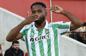 Figura del Betis de Manuel Pellegrini explicó sus fuertes gestos: “Nos están matando”