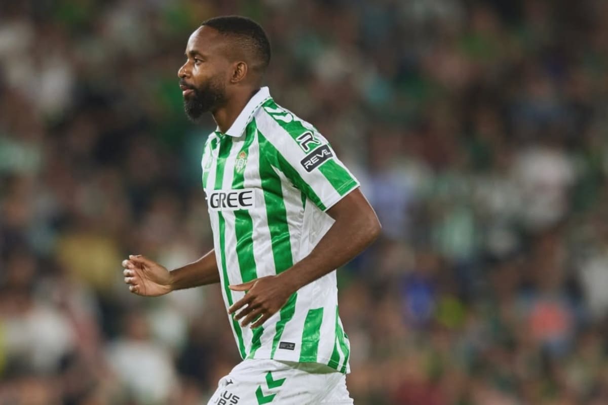 Delantero congoleño y principal figura del Betis que se irá del club.