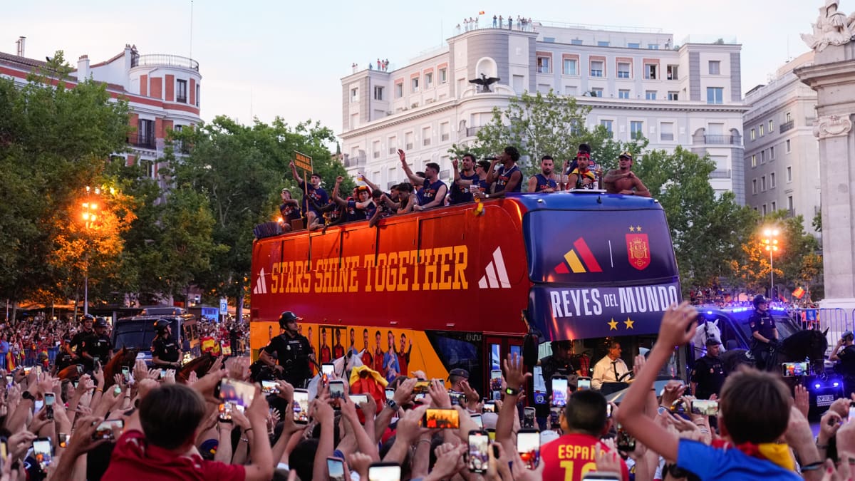 VIDEO |España desata la locura en Madrid: así es la multitudinaria celebración tras conquistar el Mundial 2026