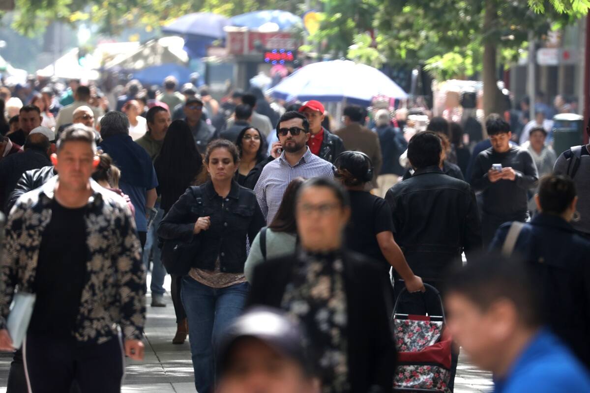 Las regiones con mayor población superan el millón de habitantes.