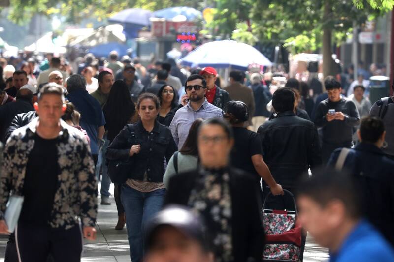 Las regiones con mayor población superan el millón de habitantes.
