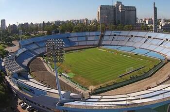 Sólo himnos: El Centenario no tendrá "hinchada virtual" para recibir a Chile