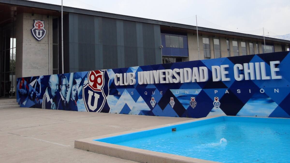 La U preguntó por tres técnicos que pasaron por La Roja: todos extranjeros y uno tendrá reunión mañana