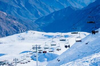 ¿Quieres ir a la nieve? Esto cuesta una entrada en los centros más importantes de Chile