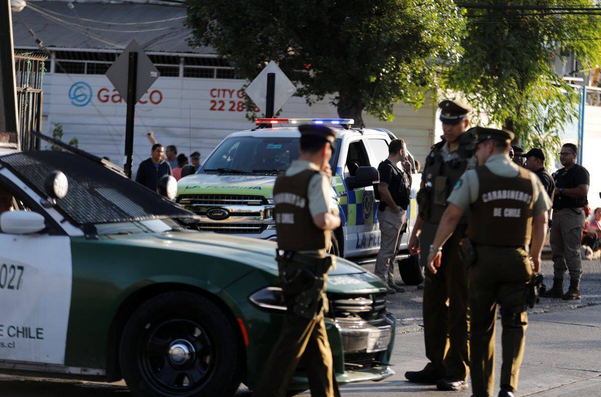 Homicidio en Cerro Navia: Hombre murió tras recibir disparo desde un auto en movimiento