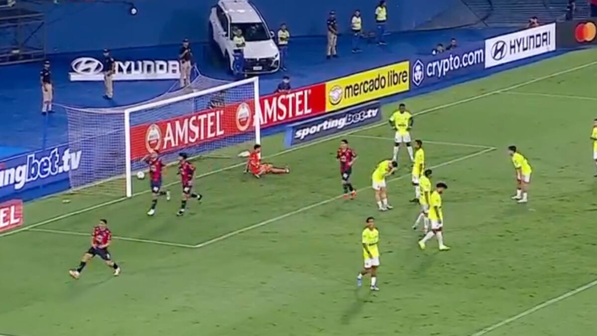 Se unen a Carlos Palacios y Alarcón: dos chilenos fueron goleados y se despiden de la Libertadores