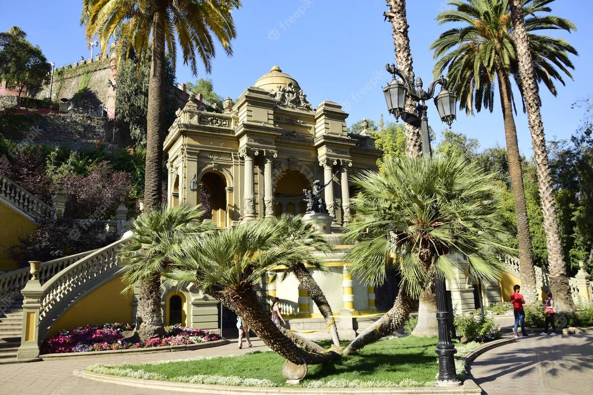 Mantiene sus puertas abiertas de lunes a domingo y su acceso es completamente grauito.