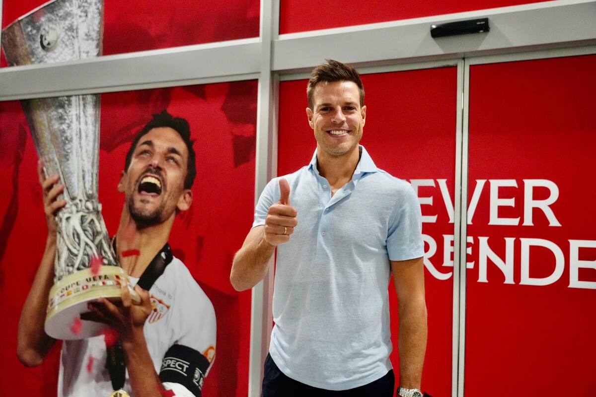 El lateral es nuevo jugador del Sevilla.