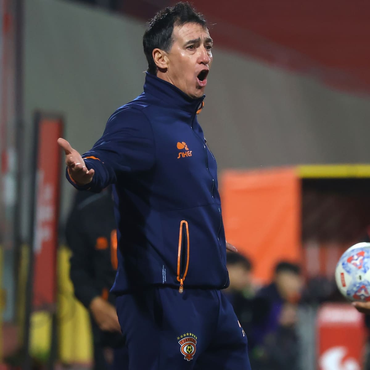 César Bravo endurece el discurso en Cobreloa y exige mayor liderazgo a los jugadores experimentados