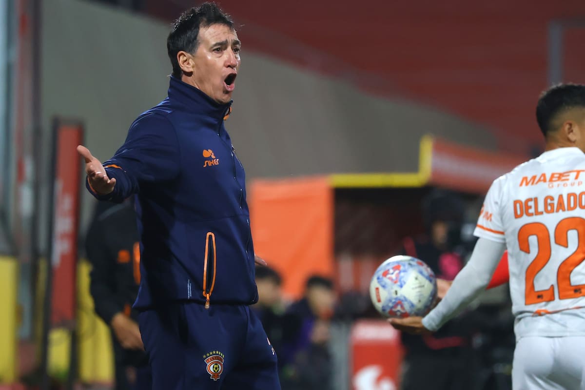 Entrenador de Cobreloa. Agencia Aton