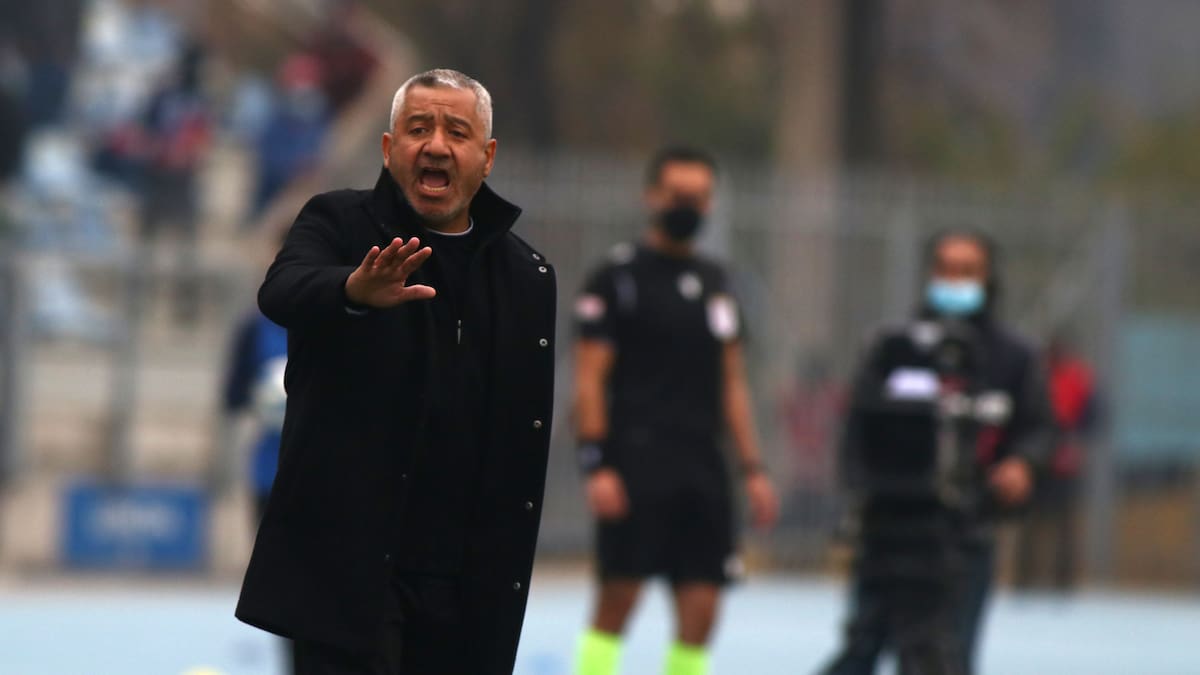 Otro DT caído en el fútbol chileno: club anuncia su salida luego de tres derrotas al hilo