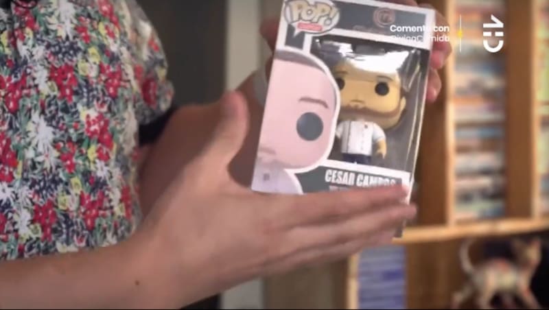 Una figura de acción de César Campos. Foto: CHV.