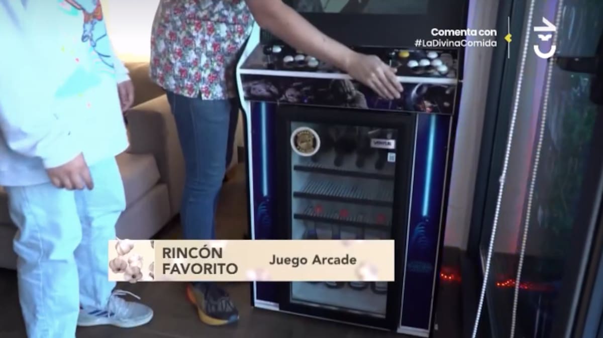 El frigobar de César Campos y Diego Barrios. Foto: CHV.