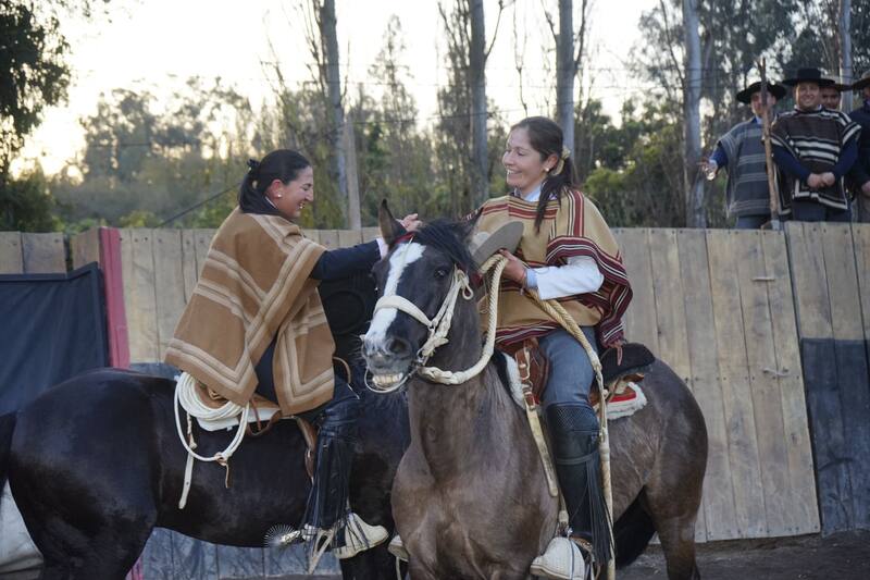 presenció la final del rodeo femenino.