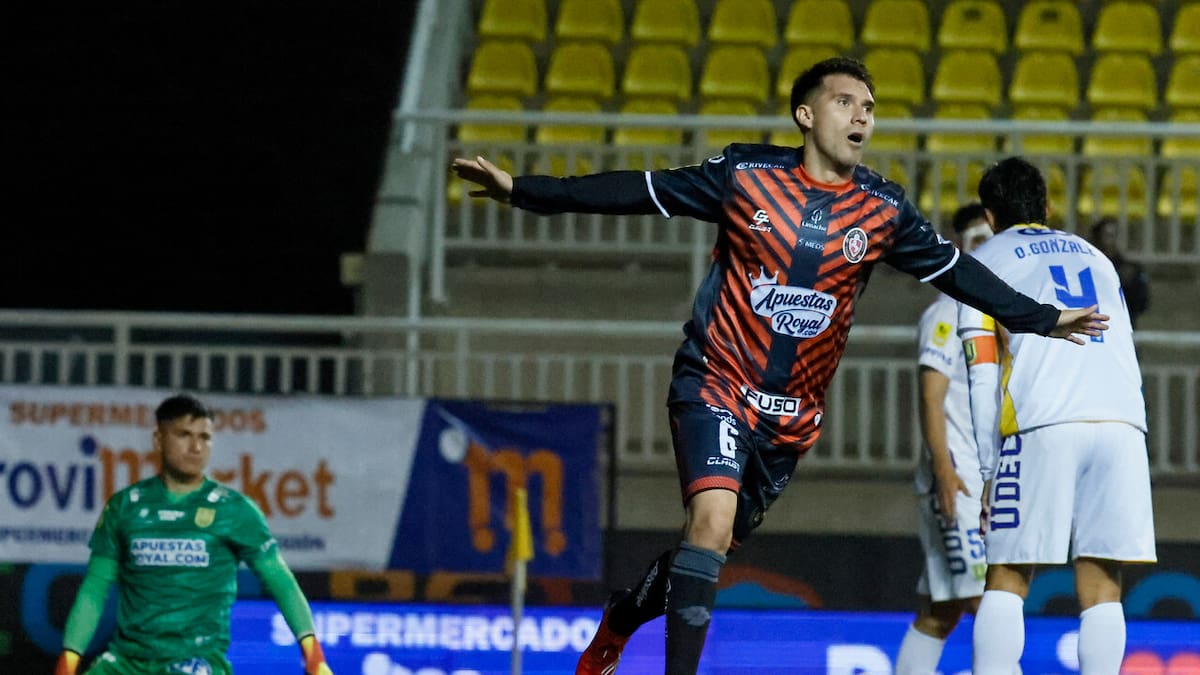 Deportes Limache golea a U. de Concepción y se toma la punta de la Liga de Primera