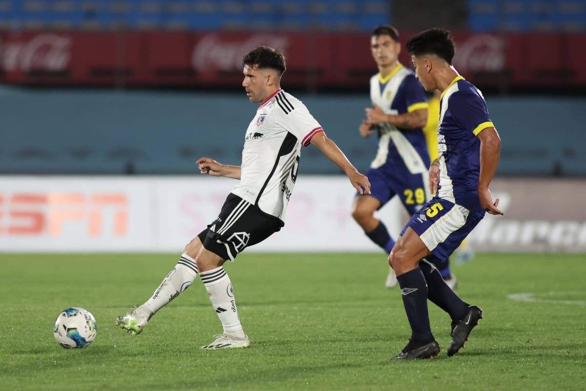 César Fuentes fue titular ante Rosario Central en la Serie Río de La Plata (Foto: Colo Colo)