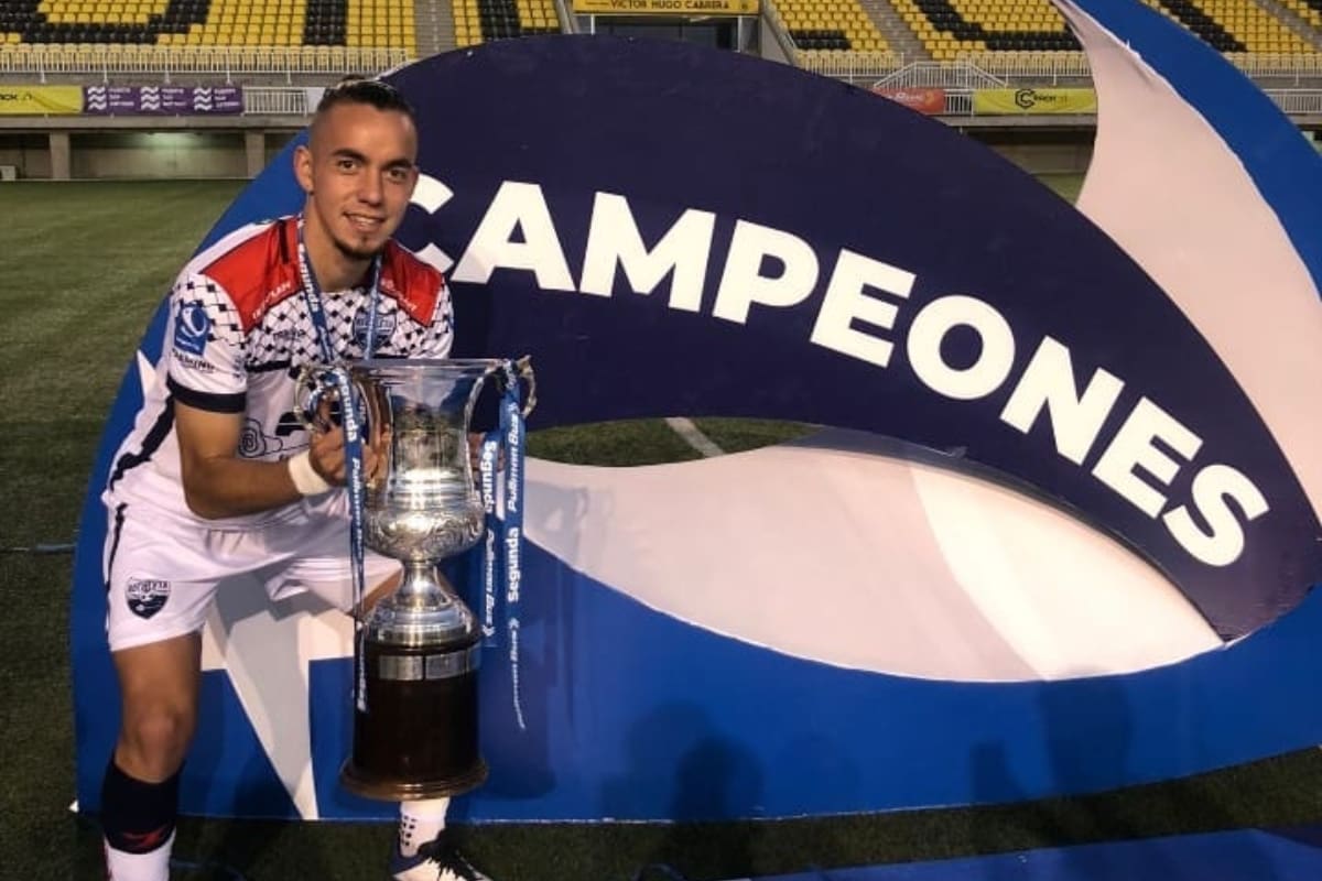 dejó el fútbol chileno para dar el salto a Asia.
