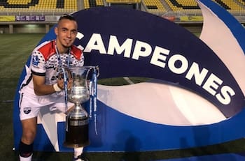 César Molina, el chileno que llegó al fútbol de Indonesia: “Aquí no hay delincuencia, toda la gente es feliz”