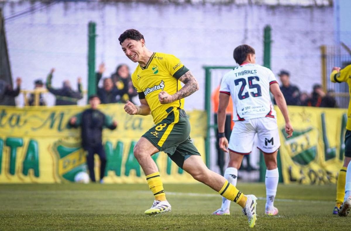 Sonó en Colo Colo, rechazó a la U y UC, y ahora se destaca en Argentina