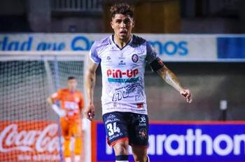 “Me costó mucho volver”: César Pinares y el camino para reencontrarse con su mejor versión en Deportes Limache