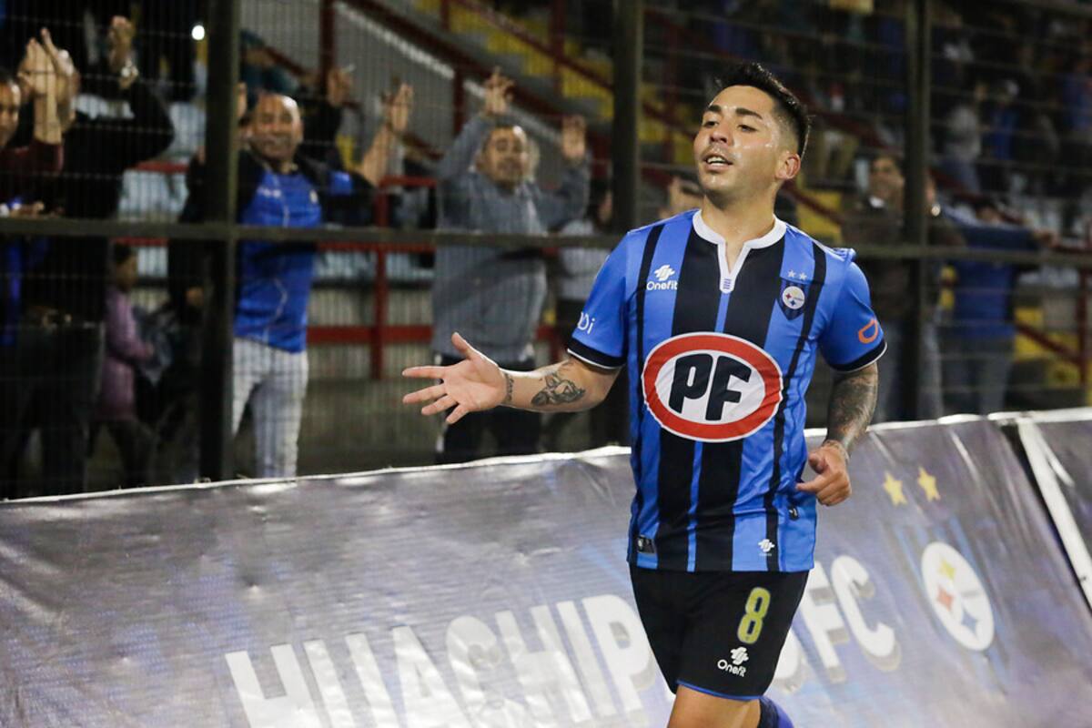 César Valenzuela dejaría Huachipato para jugar en Deportes Temuco. Foto: Aton