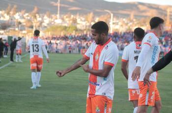 Poco que hacer Toselli: el ajustado remate del panameño Yanis que le dio el triunfo a Cobresal sobre la U