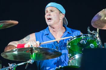 Chad Smith dará íntimo concierto en Chile: Fecha, lugar y cómo comprar entradas para el show del baterista de Red Hot Chili Peppers