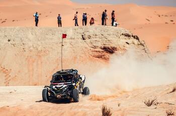 Chaleco López sigue rugiendo en el Dakar: quedó segundo a solo una etapa del final