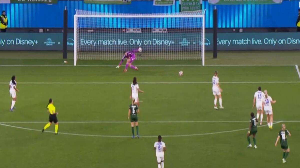 VIDEO | Un rebote dejó nocáut a Tiane Endler: así fue el gol de Wolfsburgo para vencer a OL Lyonnes